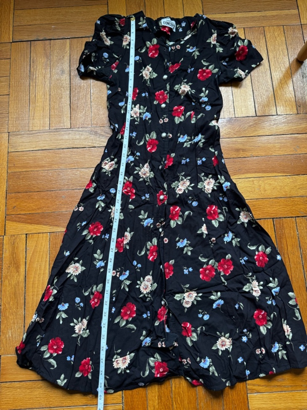 Vintage Floral Button-Front Midi Dress - Picture 5 of 7